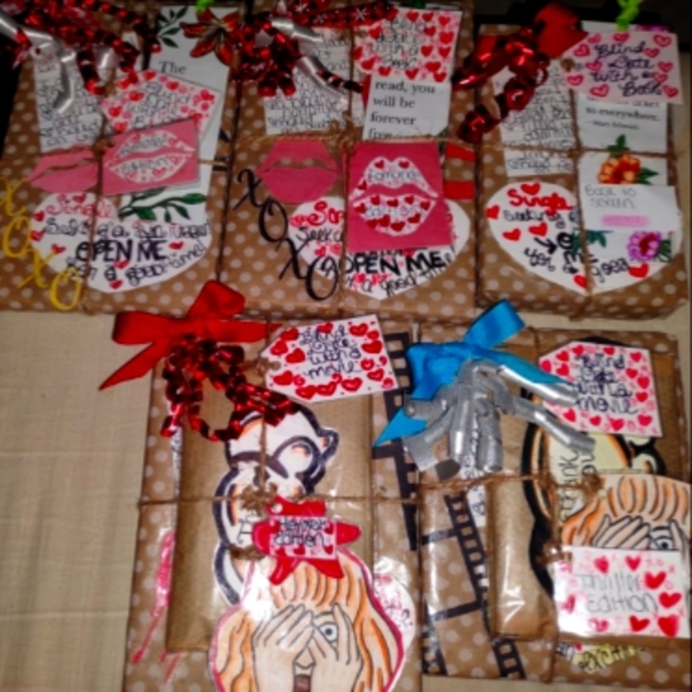 Blind Date with a Book/Movie **Designs Vary & Flaws are Possible! See below!!**